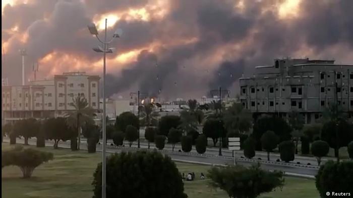 Saudi-Arabien Feuer in der Aramco-Ölaufbereitungsanlage in Abkaik (Reuters)