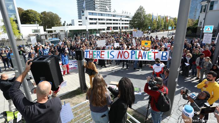 Deutschland FFF Protestag in Bonn, Platz der Vereinten Nationen