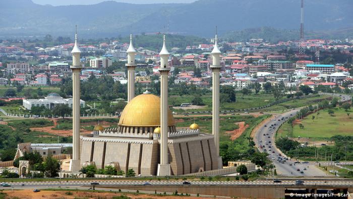 The Abuja National Mosque in Nigeria | Nigerianische Nationalmoschee (Imago Images/F. Stark)