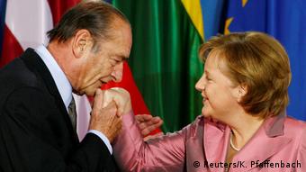 Jacques Chirac Präsident Frankreich und Angela Merkel 2007 (Reuters/K. Pfaffenbach)