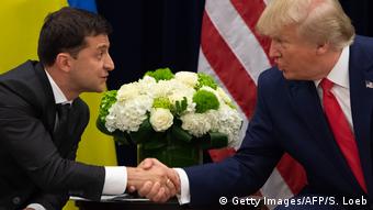 Зеленский и Трамп жмут руки в Нью-Йорке, сентябрь 2019