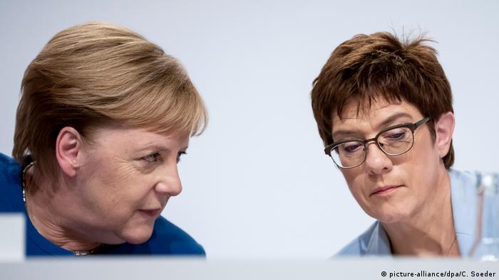 Angela Merkel y Annegrette Kramp-Karrenbauer.