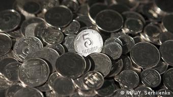 Дрібні монети з першого жовтня стануть історією