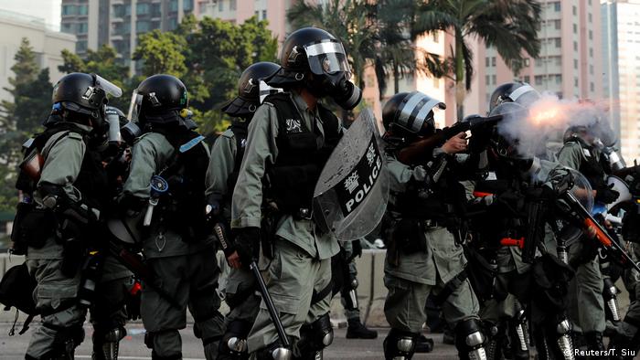 Hongkong 70 Jahre Volksrepublik China - Proteste (Reuters/T. Siu)