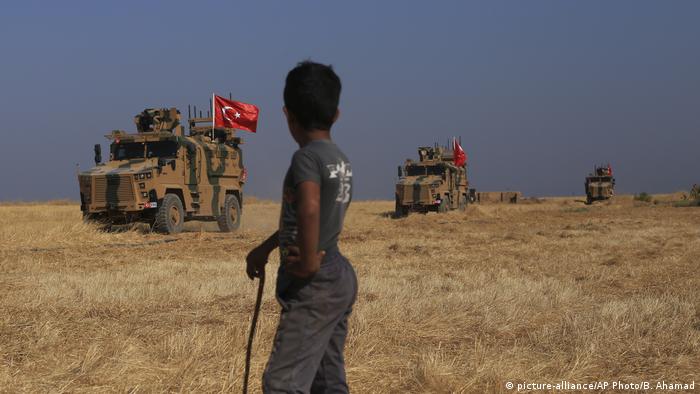 طبول الحرب الجيش التركي يواصل الحشد على الحدود مع سوريا أخبار
