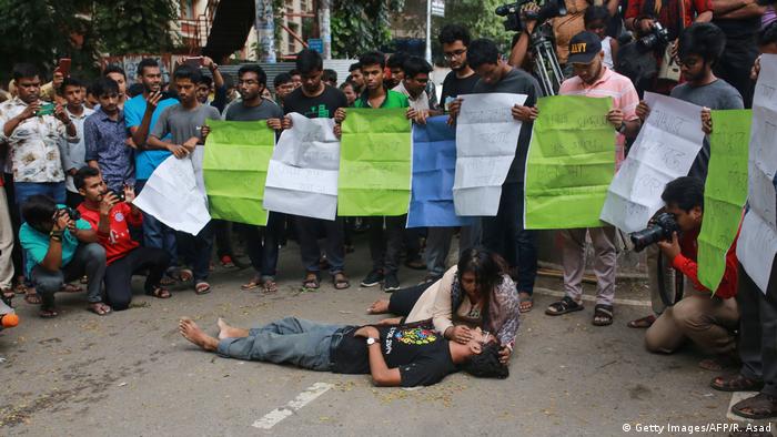 Bangladesch Dhaka | Proteste wegen Mord an einen Studenten (Getty Images/AFP/R. Asad)
