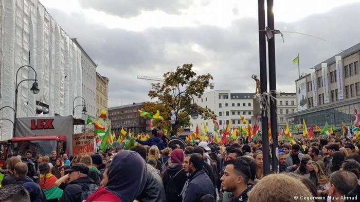 Askeri harekât Berlin'de düzenlenen gösteri ile de protesto edildi