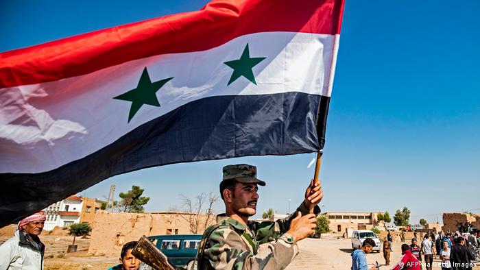 Syrien Tal Tamr Syrische Armee trifft in Kurdengebieten ein (AFP via Getty Images)