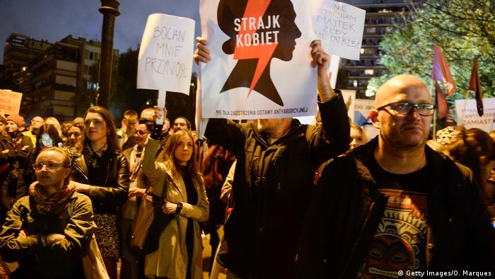 Polen Warschau | Protest gegen ein Gesetz über Sexualpädagogik (Getty Images/O. Marques)