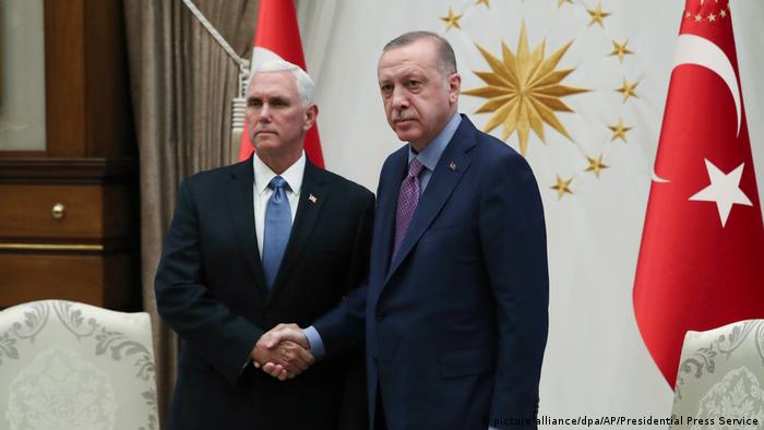 ABD Başkan Yardımcısı Pence ve Cumhurbaşkanı Erdoğan 120 saat için askeri harekâtı durdurma konusunda uzlaşmıştı