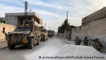 Syrien Ras Al Ayn Türkische Armee (picture-alliance/AA/Turkish Armed Forces)