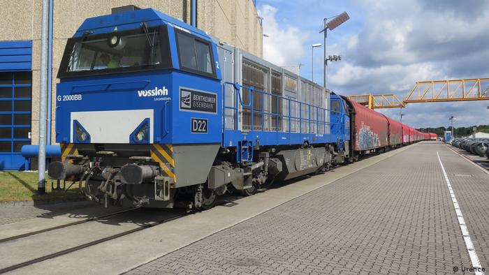 Поезд, перевозящий ядерные отходы компании Urenco из Германии в Россию