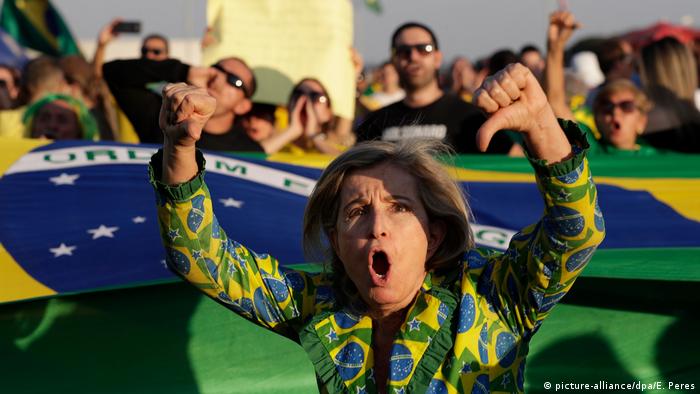 Apoiadores de Jair Bolsonaro em protesto em Brasília em novembro de 2019