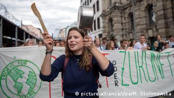 Η γερμανίδα ακτιβίστρια Λουίζα Νοϊμπάουερ είναι η επικεφαλής του νεανικού κινήματος Fridays for Future στη Γερμανία 