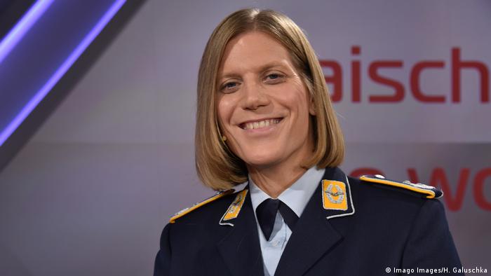Anastasia Biefang primeira comandante transsexual da Bundeswehr