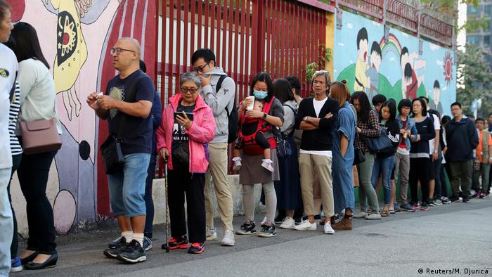 Hongkong Wahllokal (Reuters/M. Djurica)