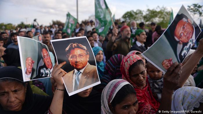 Pakistan l Ehemaliger Präsident Pervez Musharraf - Unterstützer (Getty Images/AFP/A. Qureshi)
