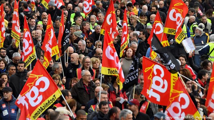 Frankreich Generalstreik l Streik gegen Rentenreformen in Marseille (Getty Images/AFP/C. Mahoudeau)