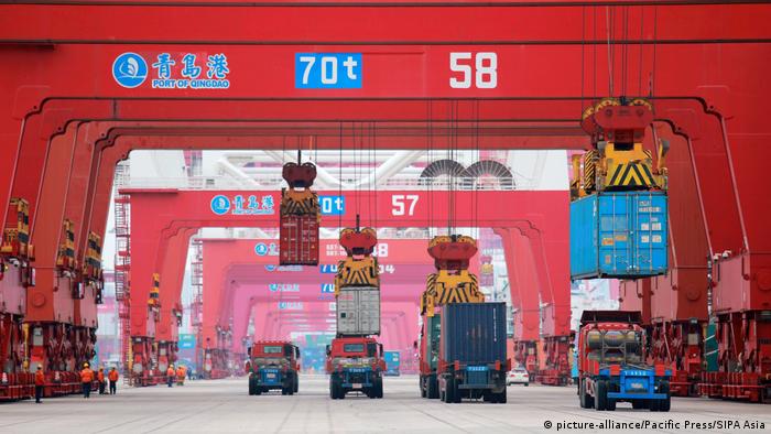 Handelsstreit zwischen USA und China | Hafen in Qingdao (picture-alliance/Pacific Press/SIPA Asia)