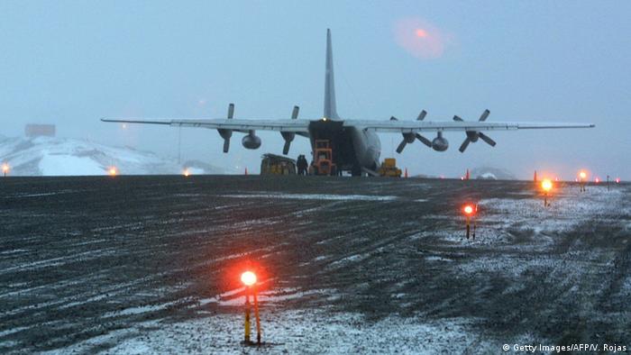 Antarktis C-130 Transportflugzeug aus Chile (Getty Images/AFP/V. Rojas)
