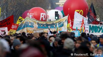 Frankreich l Streiks und Protest gegen die geplante Rentenreform (Reuters/E. Gaillard)