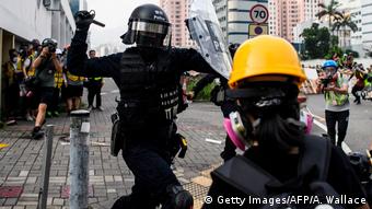 China Hongkong l Polizeigewalt - Expertenteam stellt seine Arbeit vorzeitig ein (Getty Images/AFP/A. Wallace)