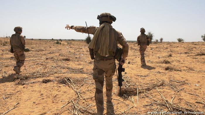 French troops during exercises in Burkina Faso (picture-alliance/dpa/P. de Poulpiquet)
