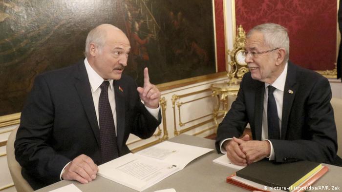 Österreich Weißrusslands Präsident Lukaschenko in Wien (picture-alliance/dpa/AP/R. Zak)