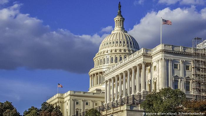 کاپیتول، محل استقرار کنگره آمریکا، شامل مجلس نمایندگان و مجلس سنا
