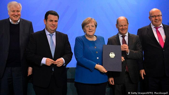 Deutschland Berlin Gipfel Fachkräfteeinwanderung | Horst Seehofer, Hubertus Heil, Angela Merkel, Olaf Scholz, Peter Altmaier (Getty Images/AFP/J. Macdougall)