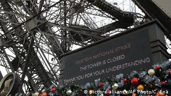 Frankreich Streik - Eiffelturm geschlossen (picture-alliance/AP Photo/C. Ena)