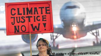 H αυξανόμενη ευαισθητοποίηση για την κλιματική αλλαγή επηρεάζει τις low-cost αεροπορικές. Αλλά δεν είναι ο μόνος λόγος...