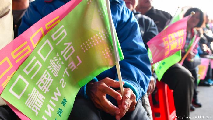 Taiwan | Unterstützer von Tsai Ing-wen (Getty Images/AFP/S. Yeh)