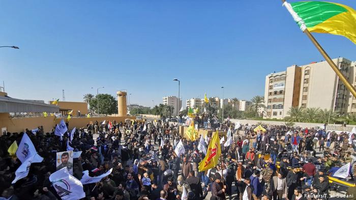 Proteste bei der US-Botschaft in Baghdad (Reuters/T. al-Sudani)
