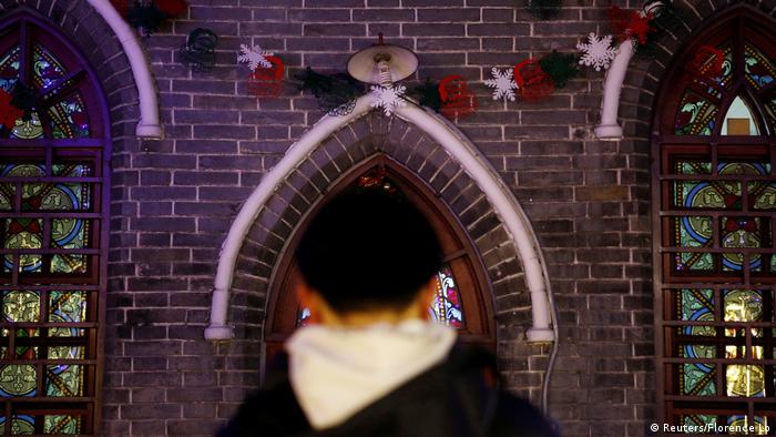 China l Symbolbild - Wang Yi, Pastor bekommt neun Jahre Gefängnis für Subversion (Reuters/Florence Lo)