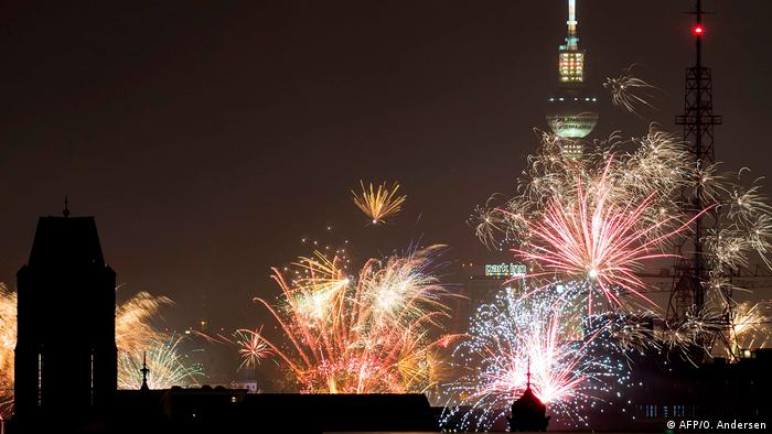 Berlin fireworks display welcomes 2020 (AFP/O. Andersen)