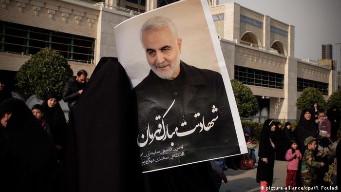 Protest in Iran After US Airstrike Kills Iranian Commander (picture-alliance/dpa/R. Fouladi)