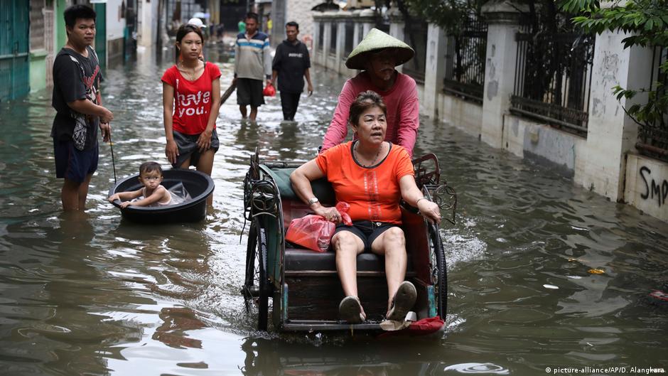 雅加達被淹的街道