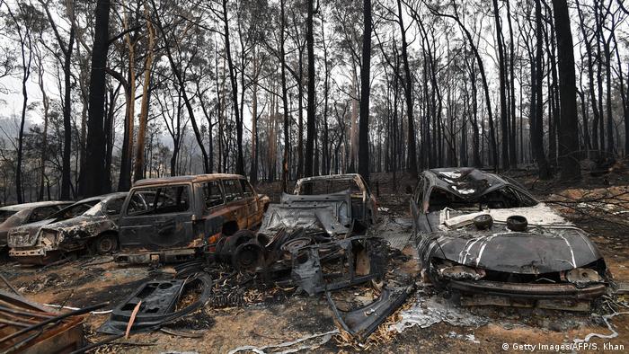 Yangınlarda maddi hasarın milyonlarca euro olduğu tahmin ediliyor