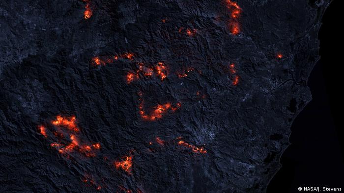 Imagem de satélite de incêndios florestais na Austrália