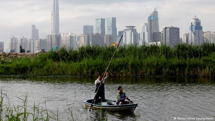 Країна протиріч: рибалки на тлі хмарочосів у Шеньчжені