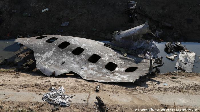 حطام الطائرة الأوكرانية التي أسقطتها صواريخ الحرس الثوري الإيراني 