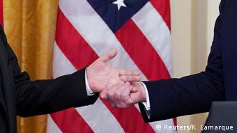 USA und China unterzeichnen in Handelsstreit Teilabkommen (Reuters/K. Lamarque)