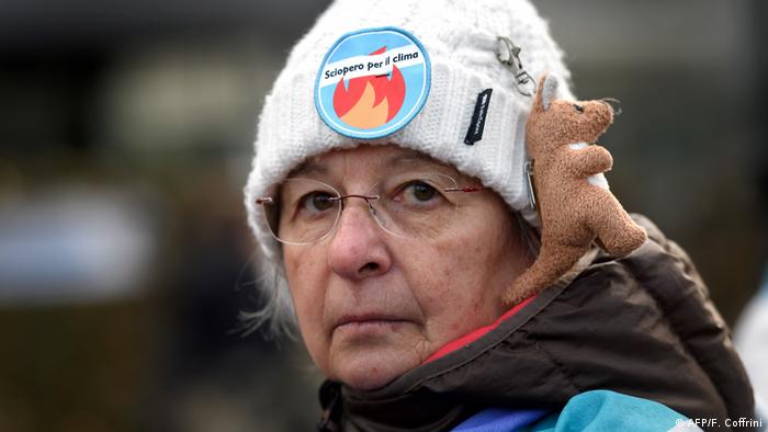 Climate protest march to Davos begins (AFP/F. Coffrini)