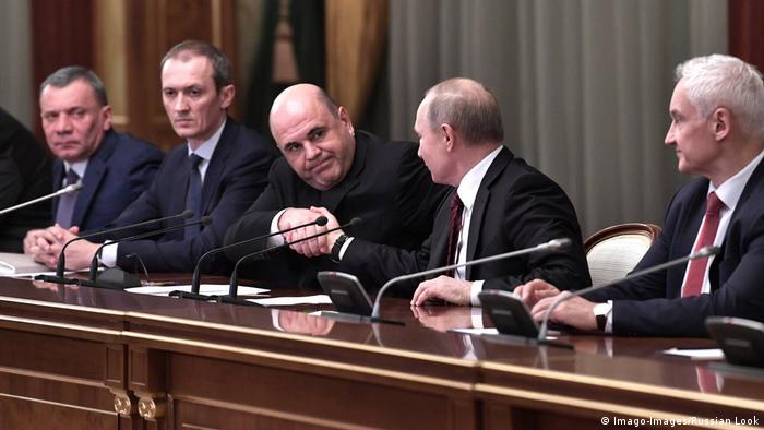 Russia Putin Announces New Cabinet After Prime Minister Resigns