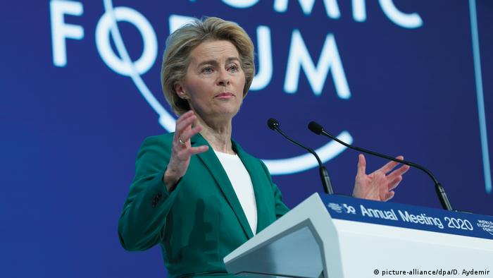 A presidente da Comissão Europeia, Ursula von der Leyen, em discurso no Fórum Econômico Mundial, em Davos, nesta quarta-feira (22/01)