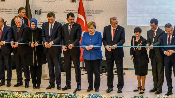 Türkei Bundeskanzlerin Merkel zu Besuch in Istanbul (AFP/B. Kilic)
