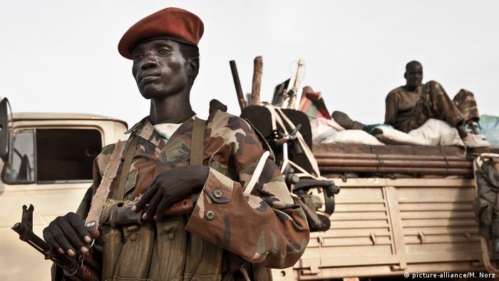 Sudan Soldaten der People's Liberation Army SPLA in Turalei (picture-alliance/M. Norz)