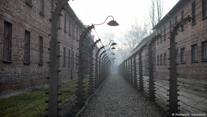 Один из последних выживших в Освенциме узников умер от коронавируса