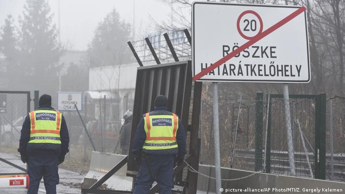 Grenze Serbien - Ungarn | Grenzübergang Roszke & Horgos | nach Durchbruchsversuch (picture-alliance/AP Photo/MTI/Z. Gergely Kelemen)